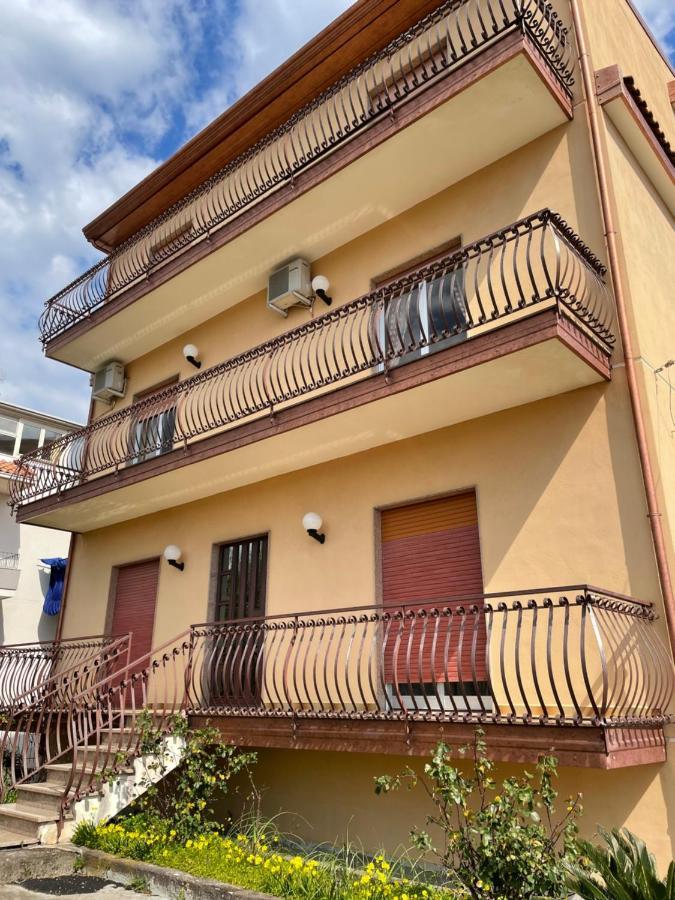 Pipa'S Suntrap Apartment Taormina Exterior photo